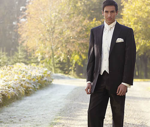 Wedding-Dress-for-Men1